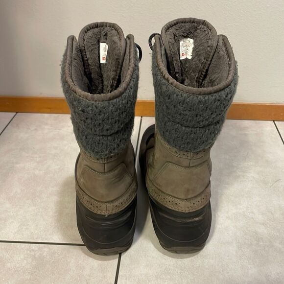 THE North Face Shellista II Mid boot in tan, grey and black - Picture 7 of 16
